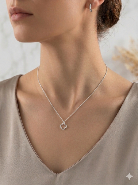 Collier petites fleurs Pauline