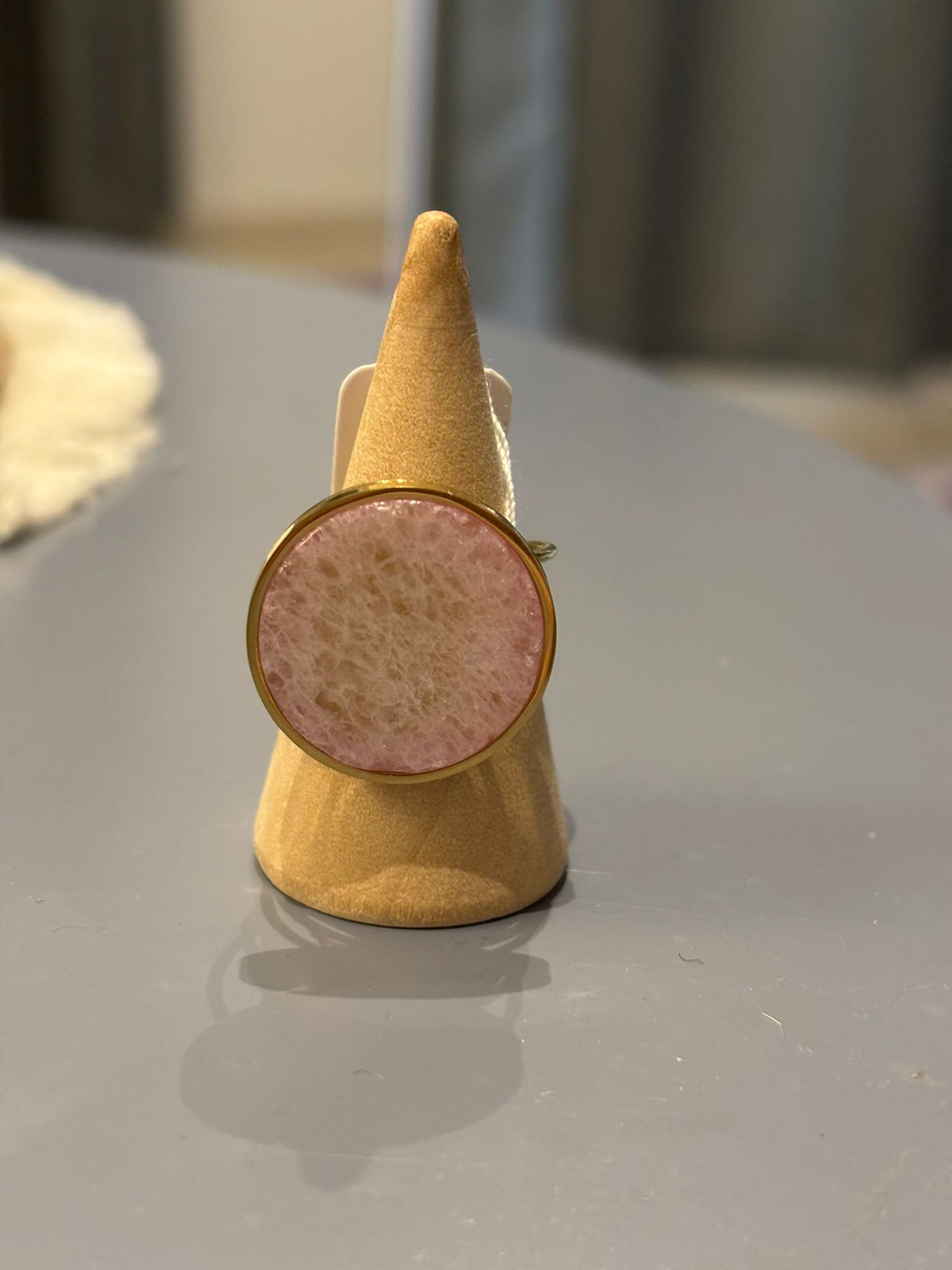 Bague en pierre ronde