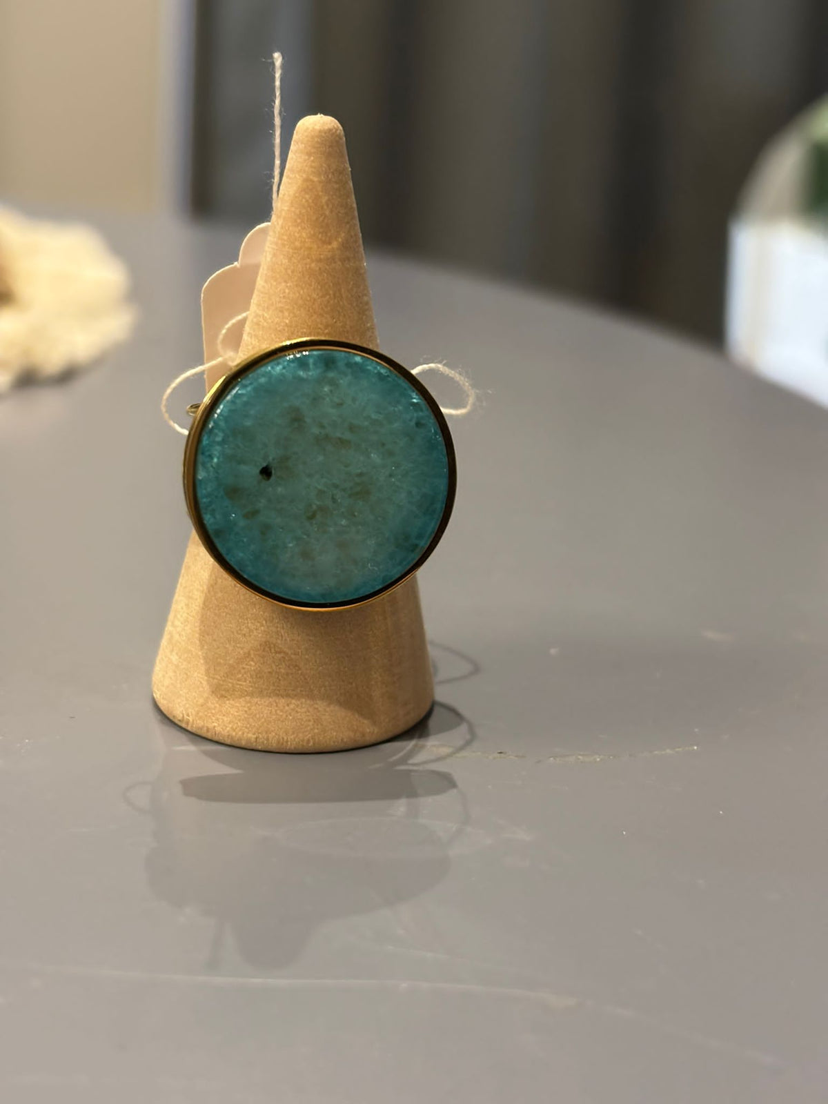 Bague en pierre ronde