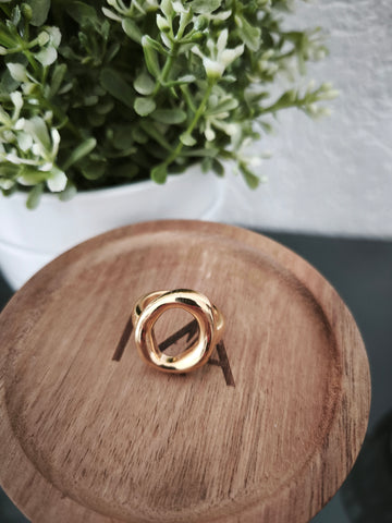 Bague O PM martelée