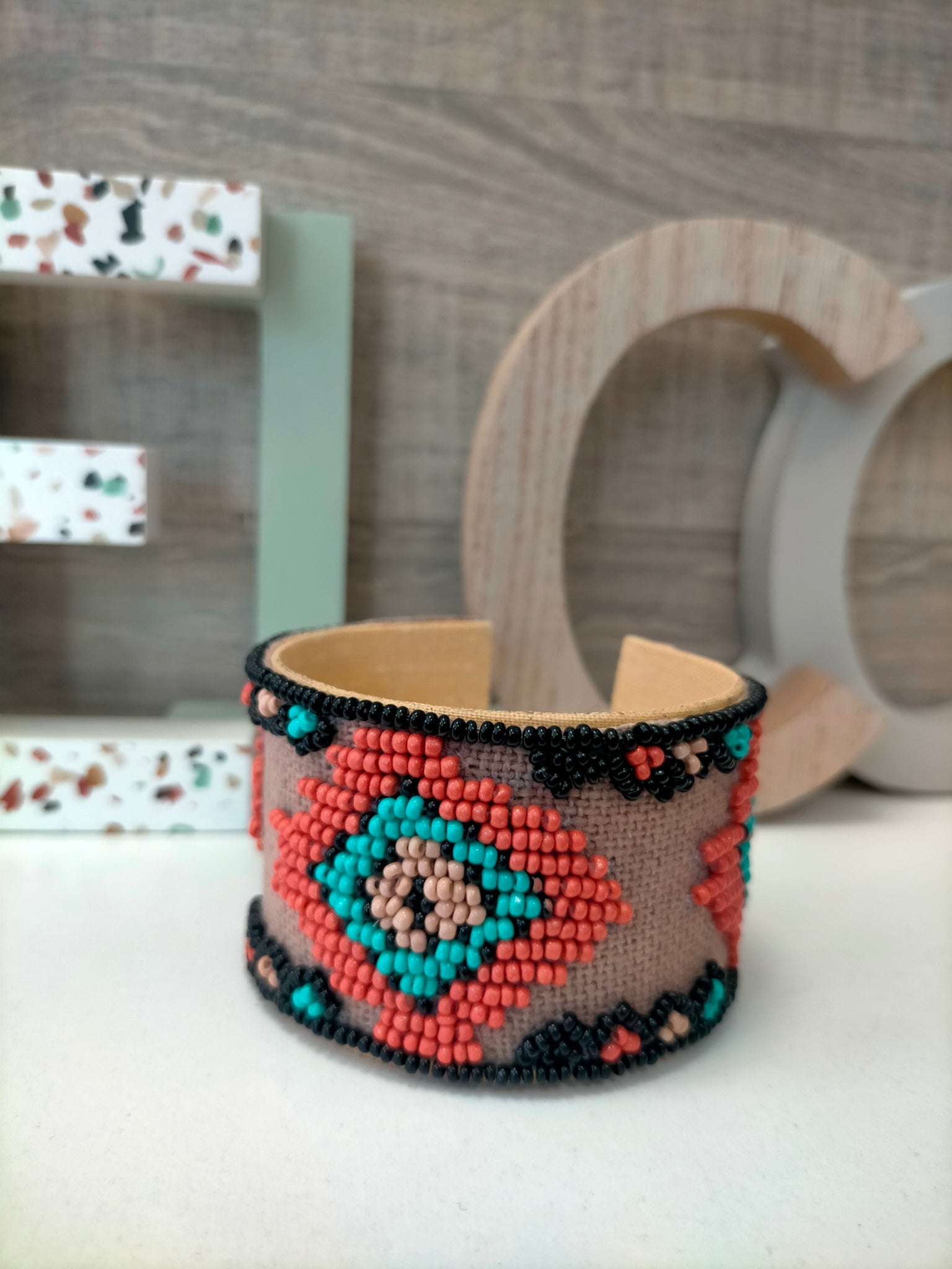 Manchette en perles