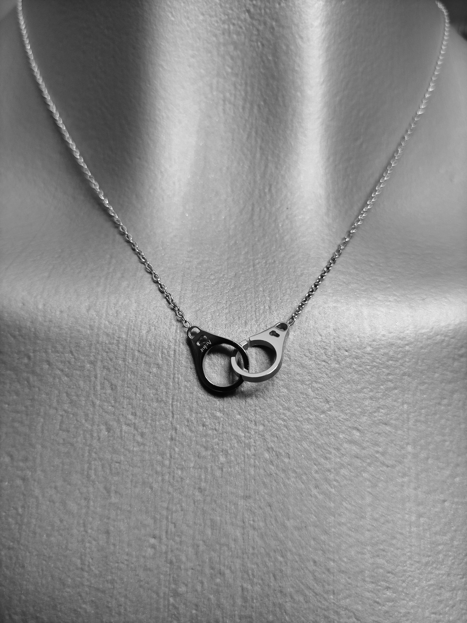 Collier menottes
