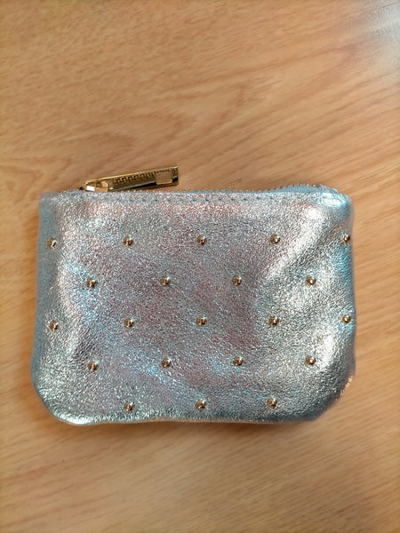 Pochette cloutée